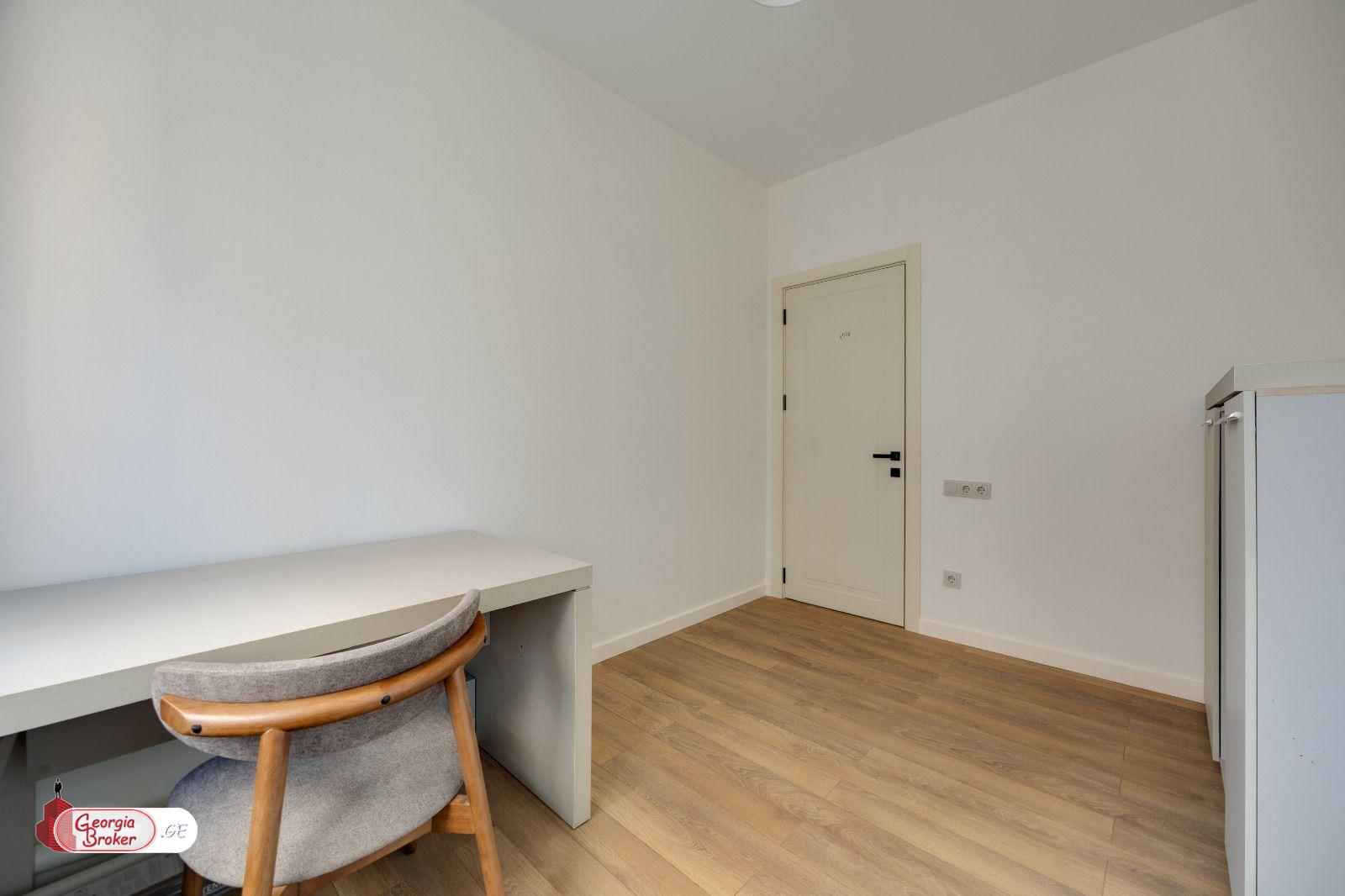 nearly repaired 3-room apartment for sale